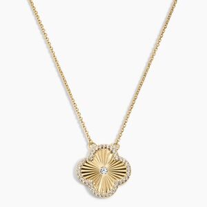 NWT Elegant Gold clover Pendant Necklace by Electric Picks